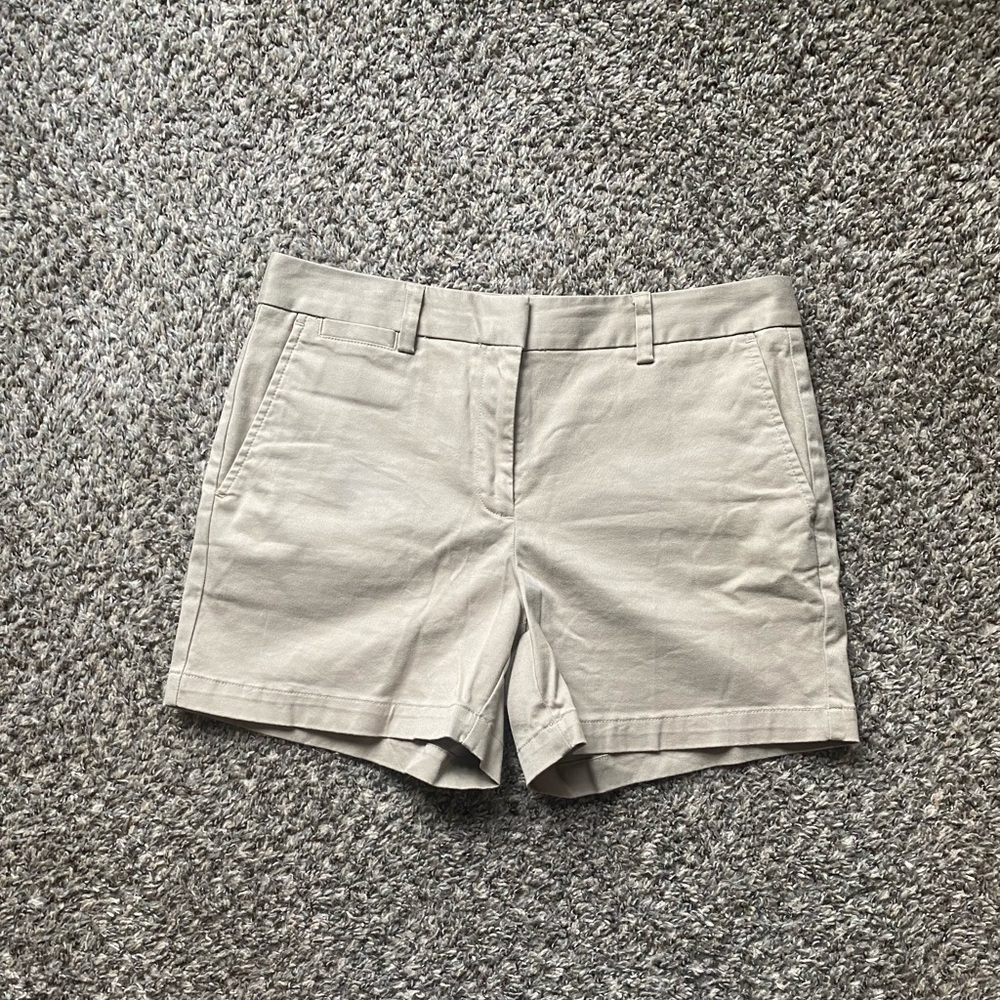 Land’s End Khaki Not-Too-Low-Rise Chino shorts